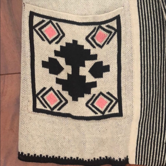 Tribal Cardigan - Picture 4 of 4
